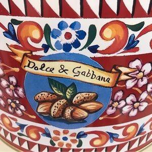 Dolce & Gabbana collectable tin EUC